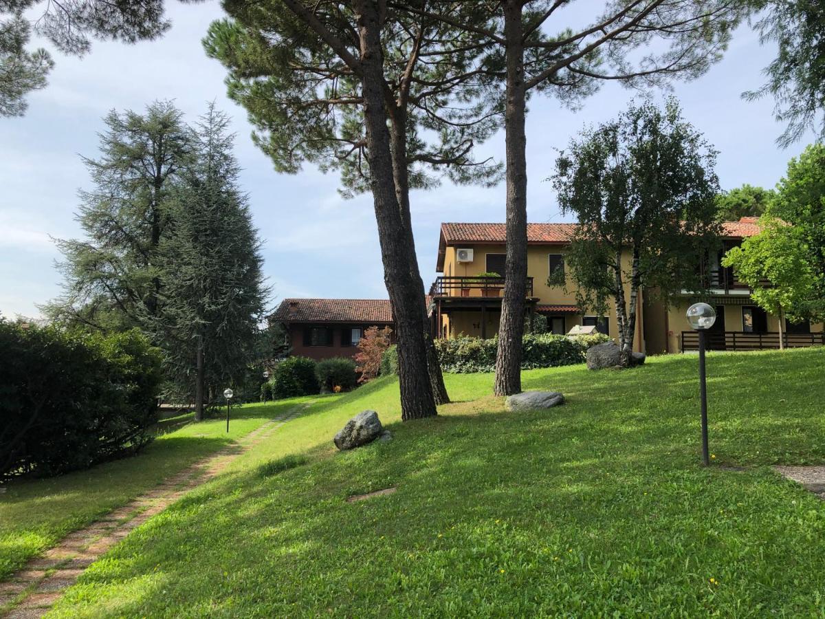 Green Apartment Albavilla Екстериор снимка
