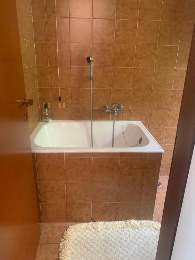 Green Apartment Albavilla Екстериор снимка