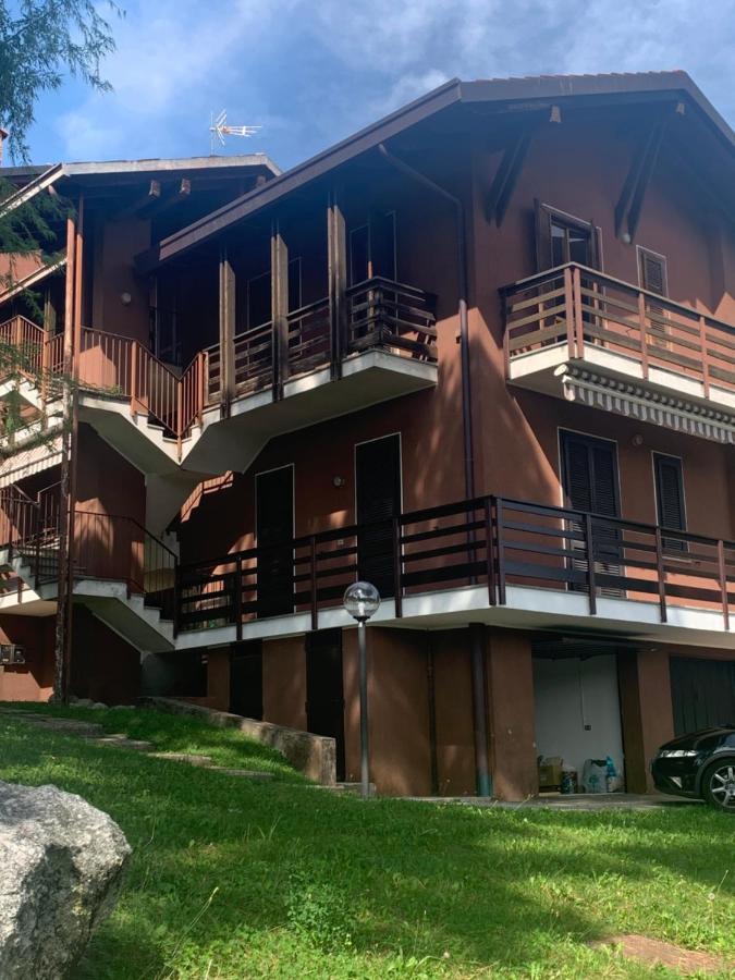 Green Apartment Albavilla Екстериор снимка